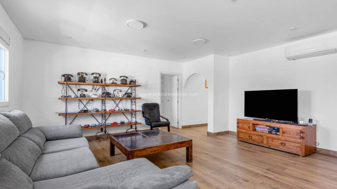 Resale - Villa - Los Montesinos