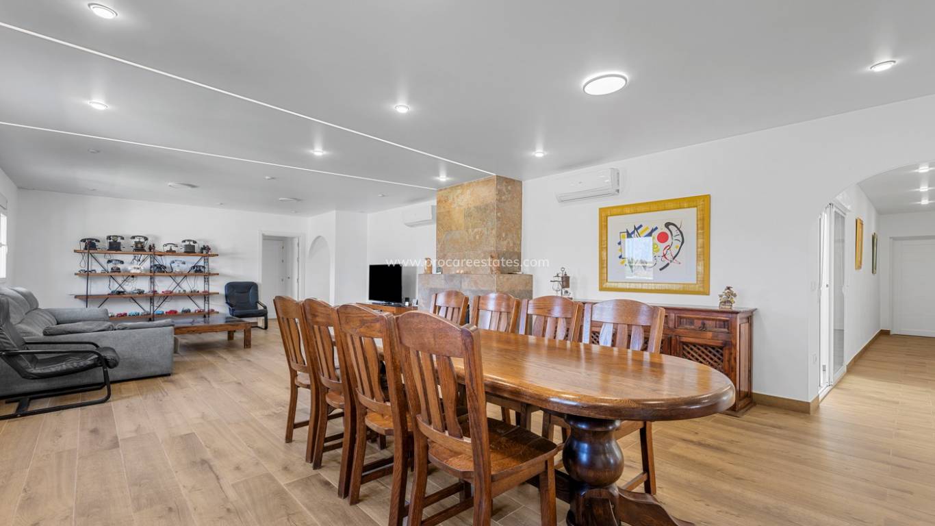 Resale - Villa - Los Montesinos