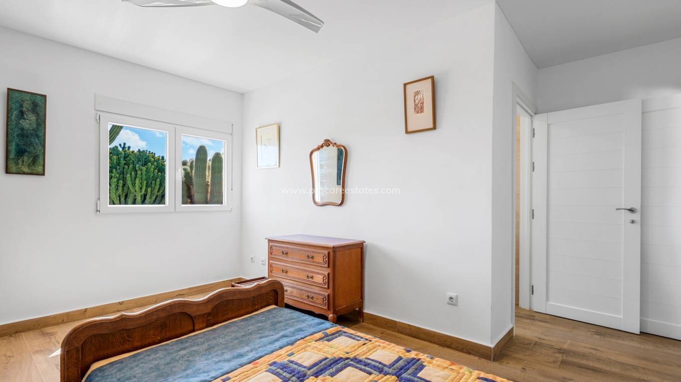 Resale - Villa - Los Montesinos