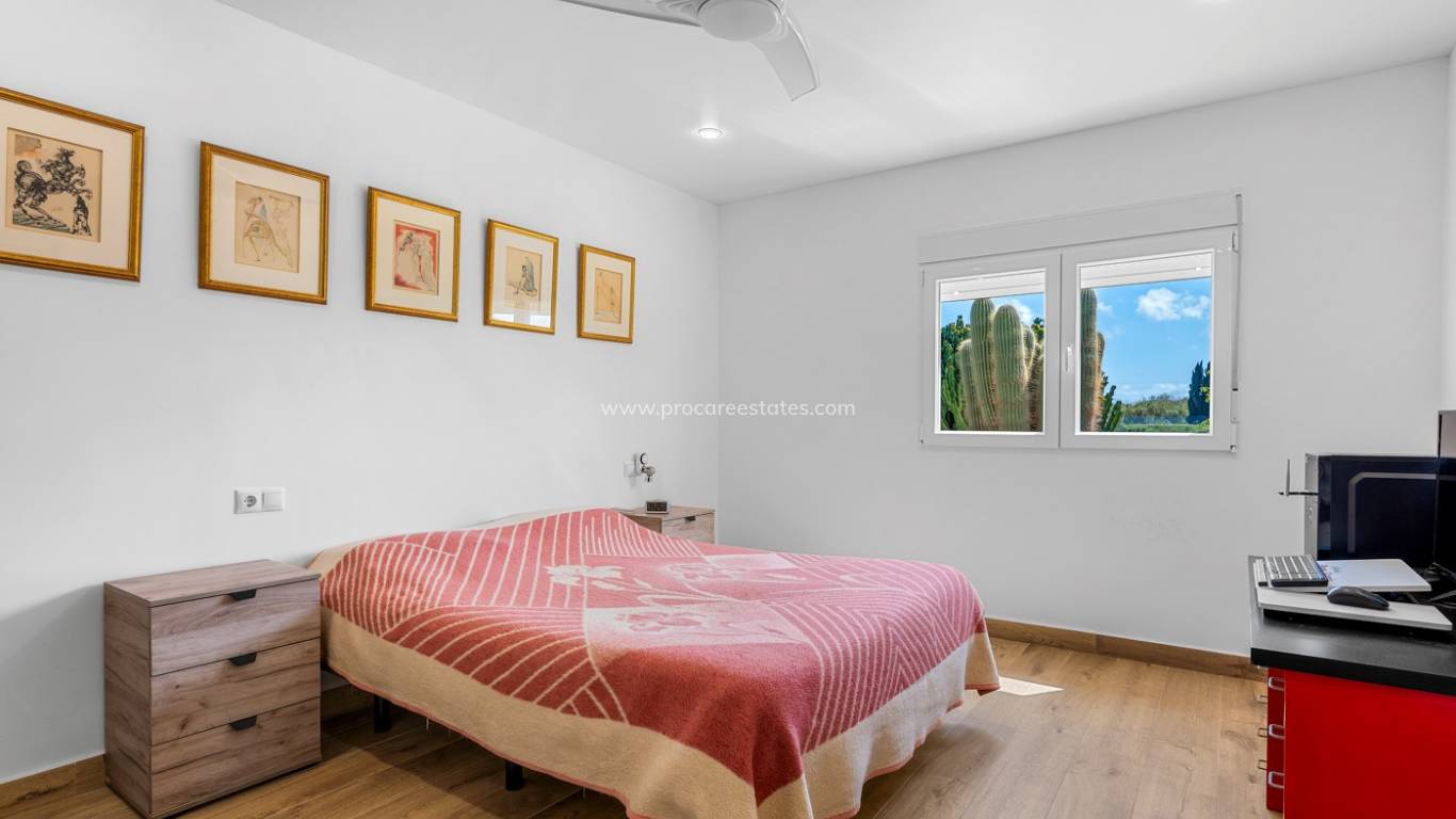 Resale - Villa - Los Montesinos