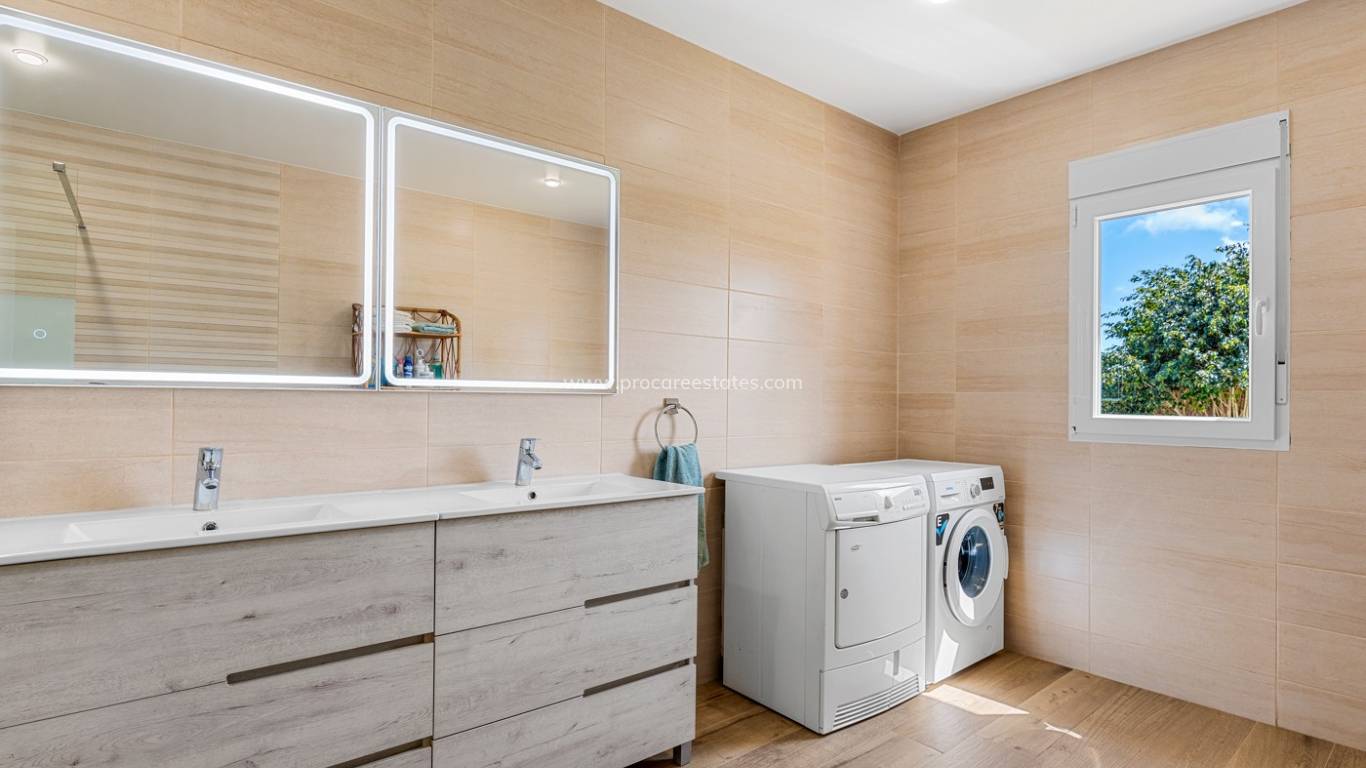 Resale - Villa - Los Montesinos