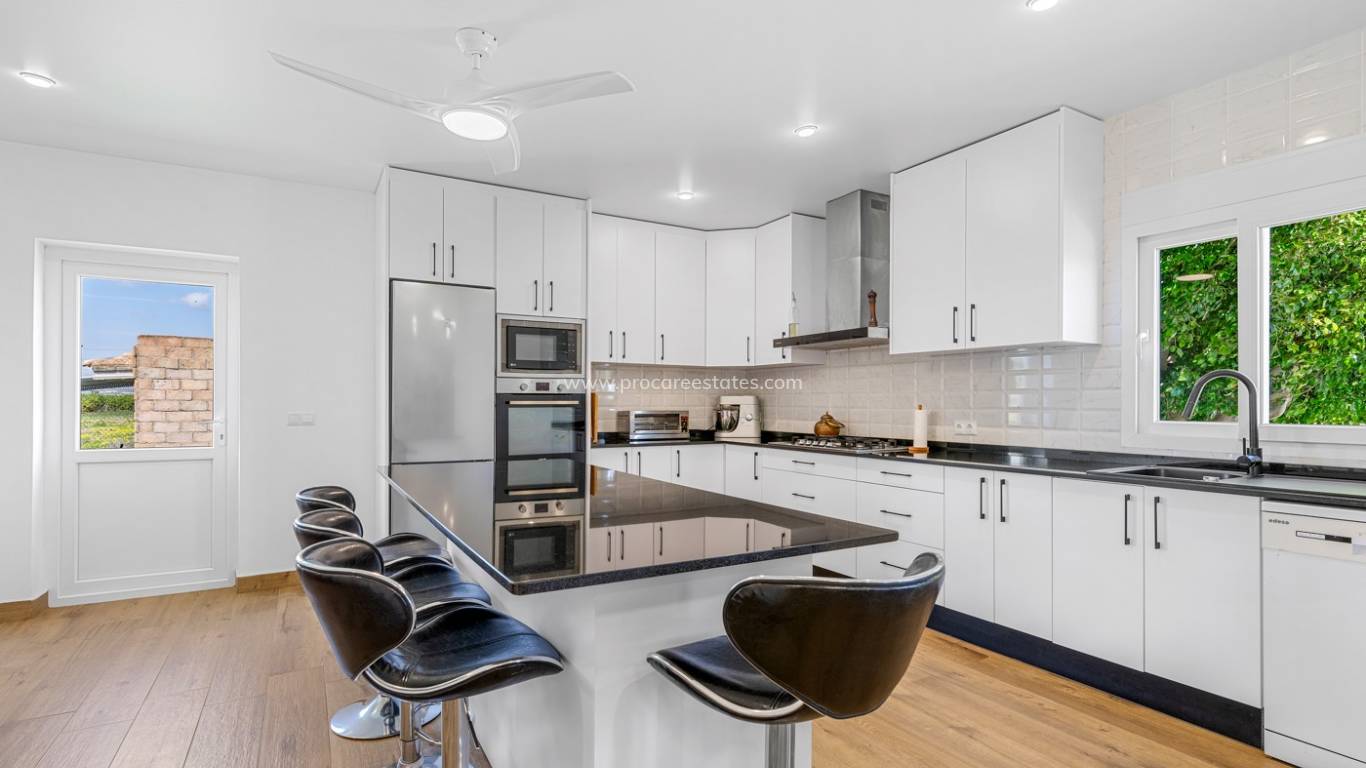 Resale - Villa - Los Montesinos