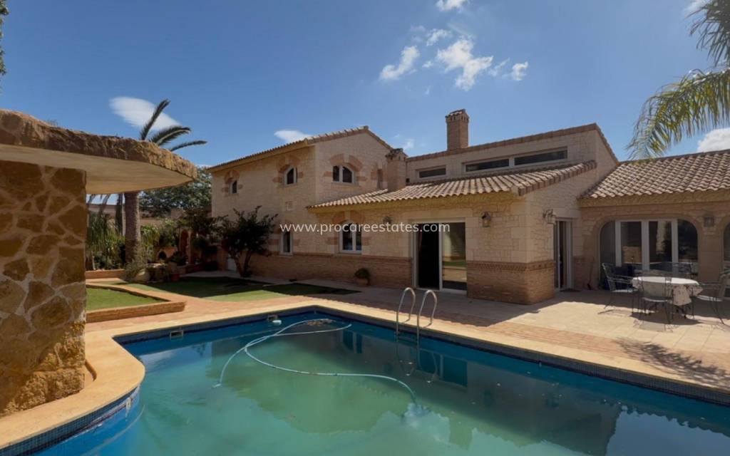 Resale - Villa - Los Nietos - Nietos  Los