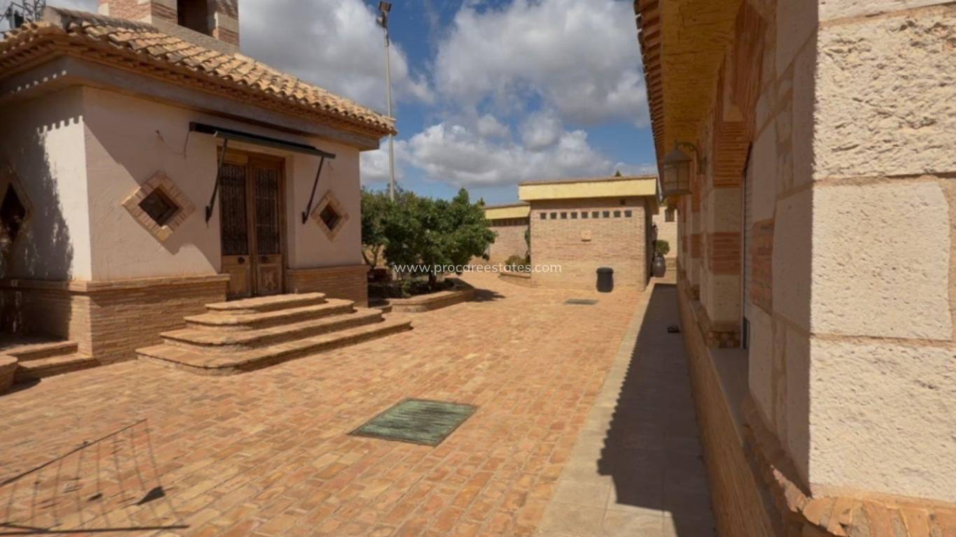 Resale - Villa - Los Nietos - Nietos  Los