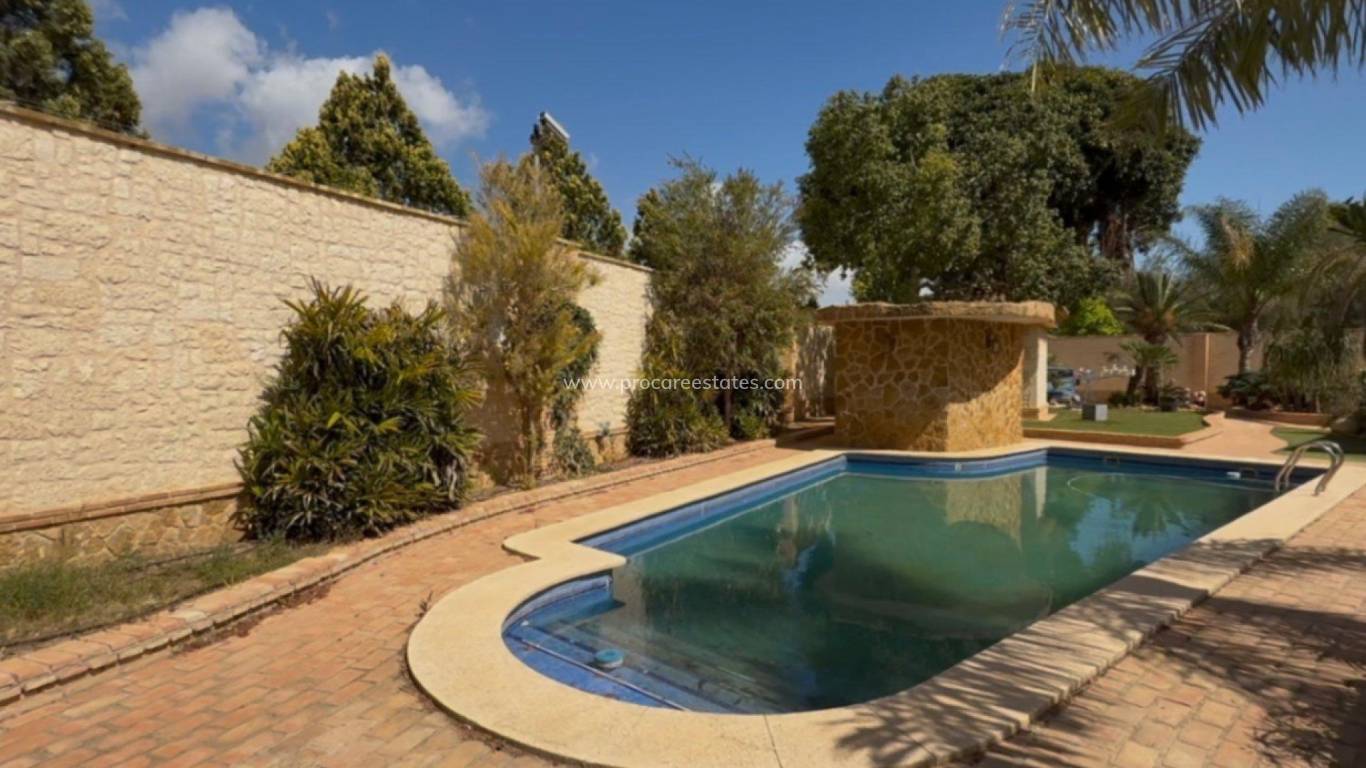 Resale - Villa - Los Nietos - Nietos  Los