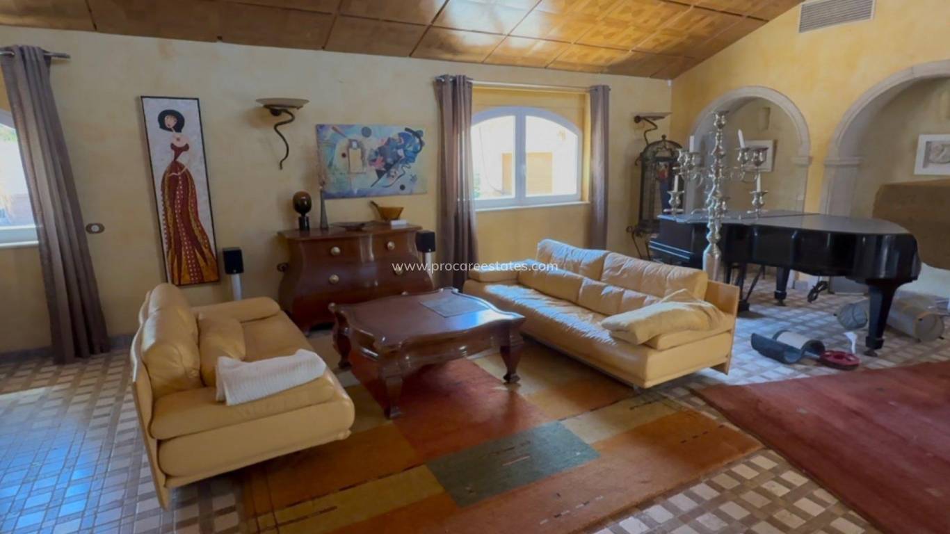 Resale - Villa - Los Nietos - Nietos  Los