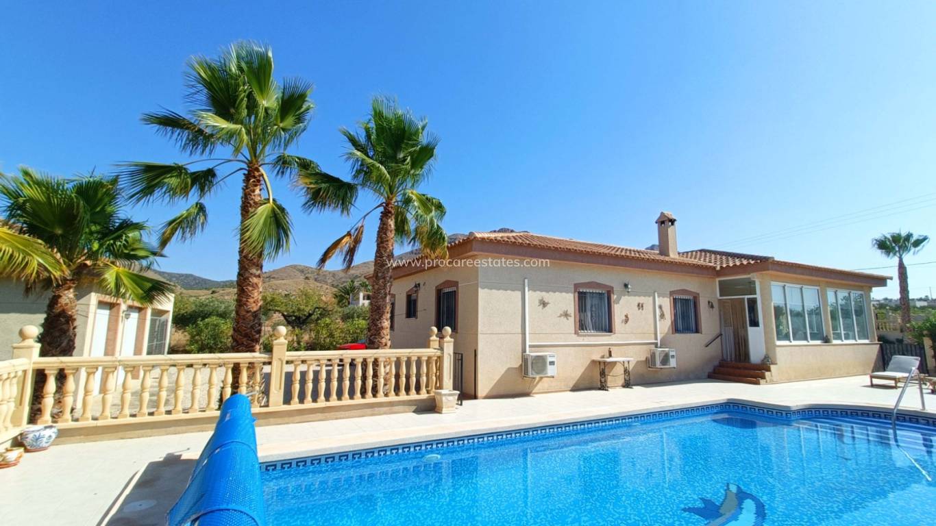 Resale - Villa - Macisvenda