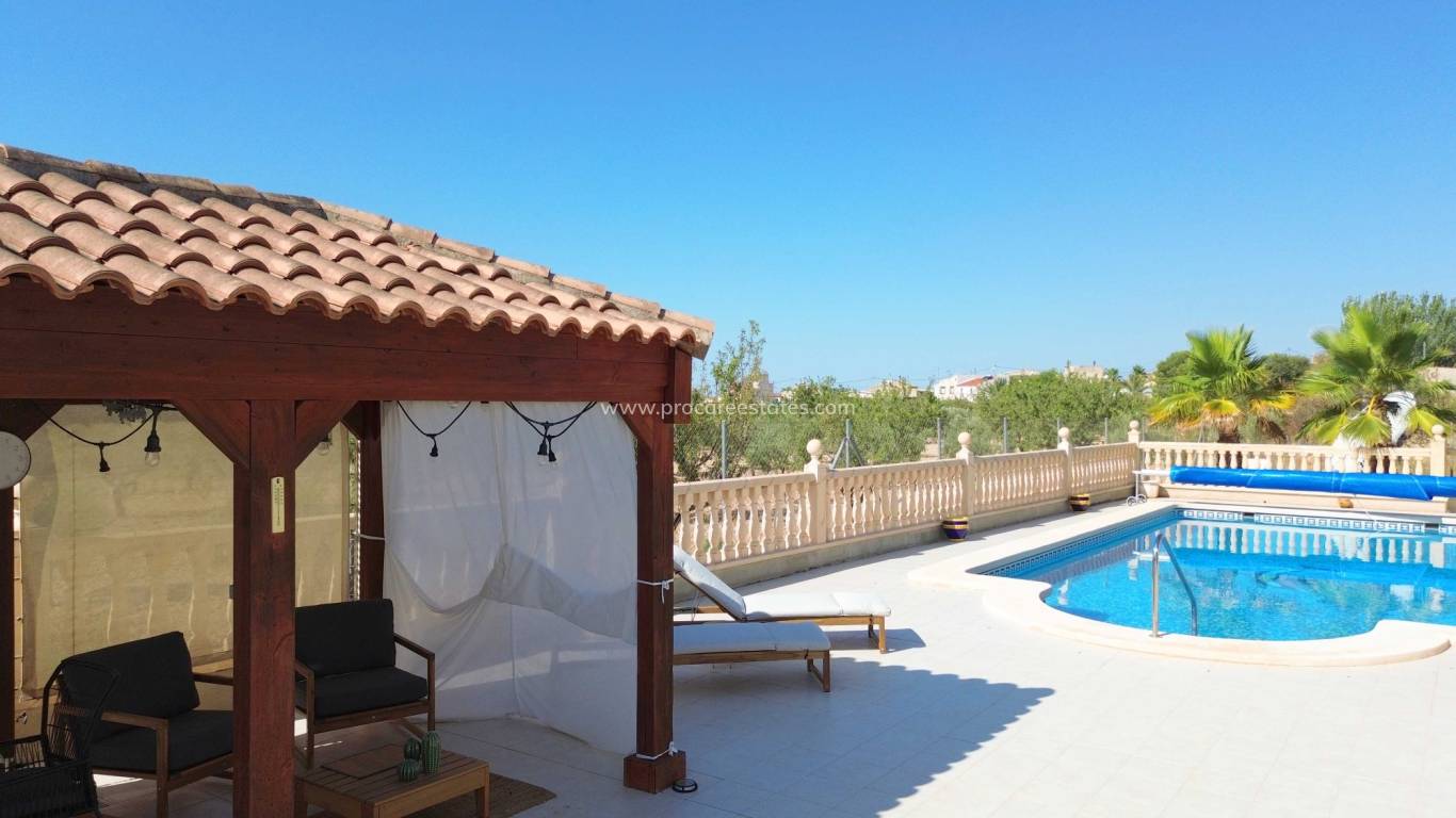 Resale - Villa - Macisvenda