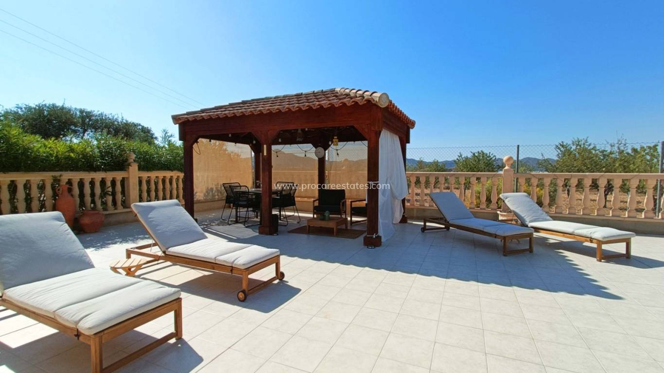 Resale - Villa - Macisvenda