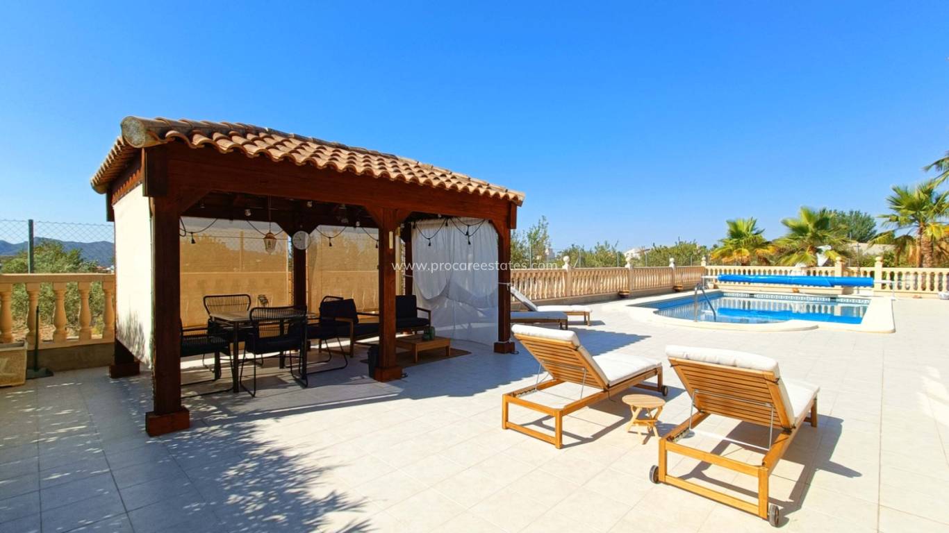 Resale - Villa - Macisvenda