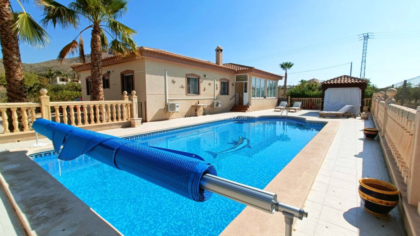 Resale - Villa - Macisvenda