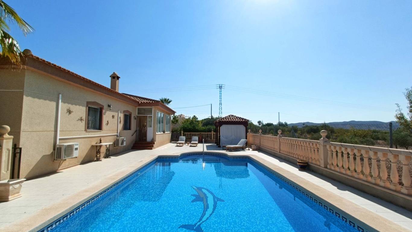 Resale - Villa - Macisvenda