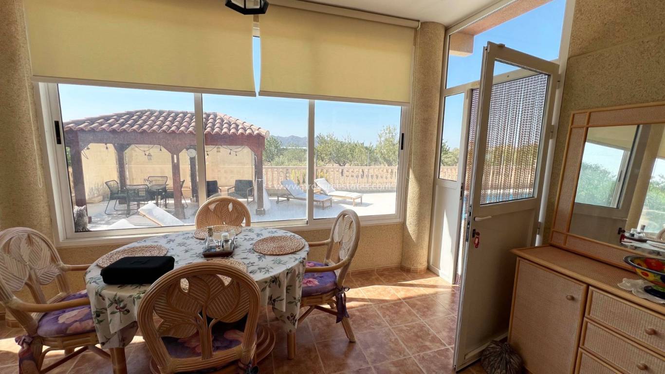 Resale - Villa - Macisvenda