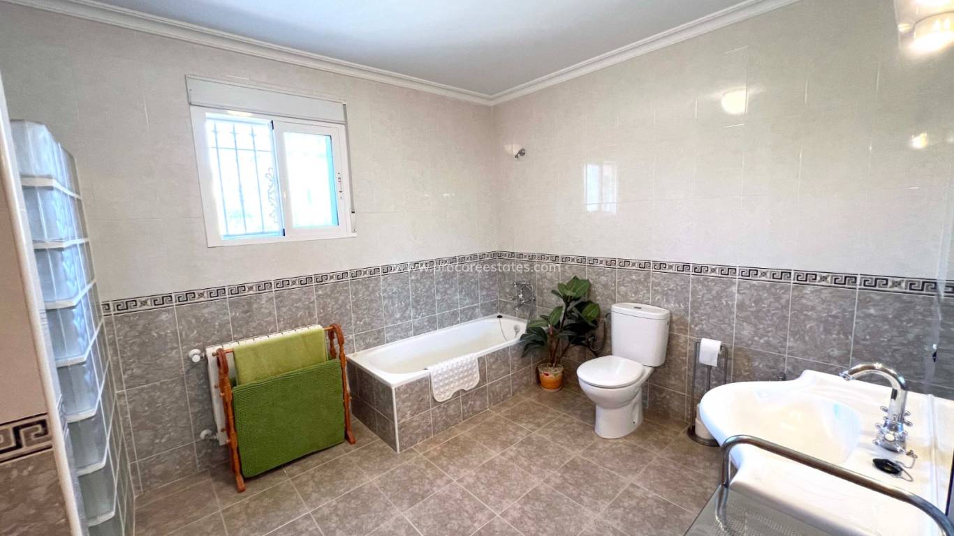 Resale - Villa - Macisvenda