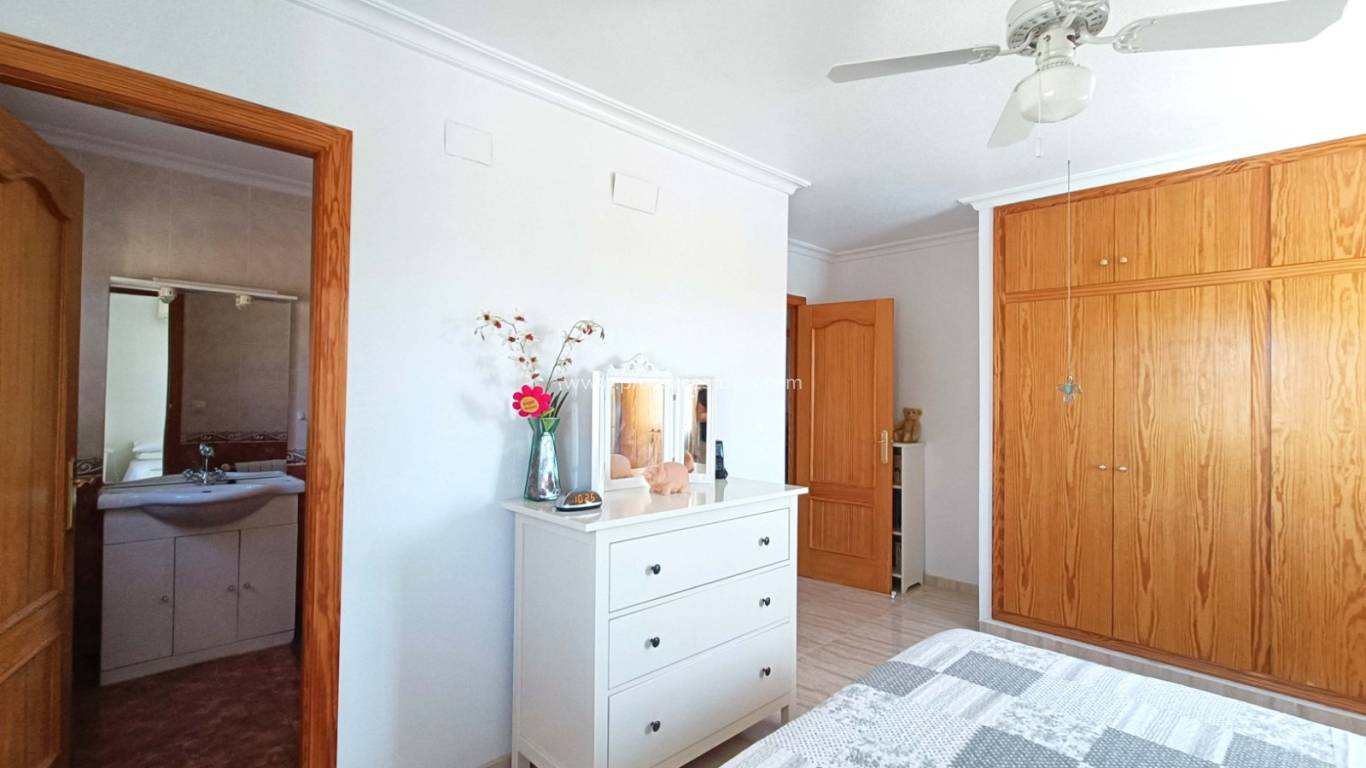 Resale - Villa - Macisvenda