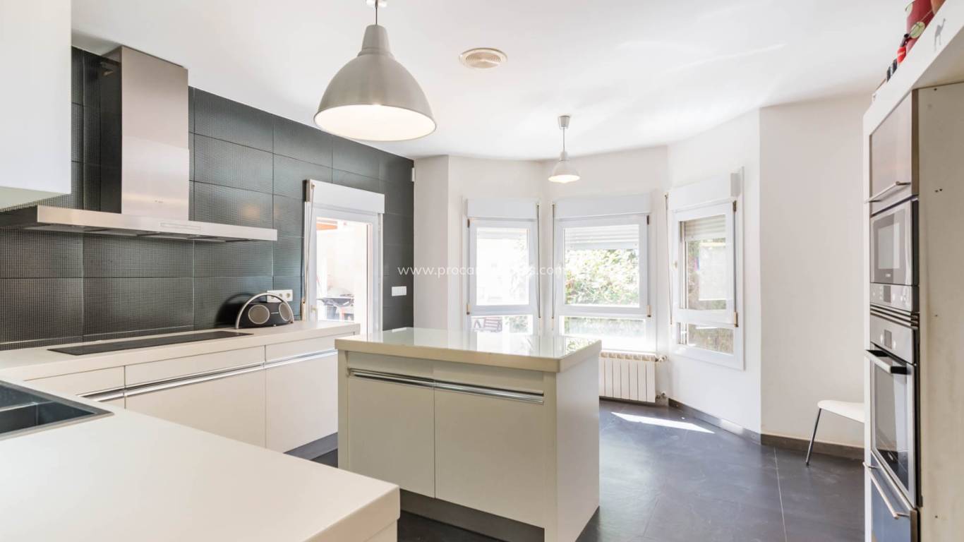 Resale - Villa - MOLINA DEL SEGURA