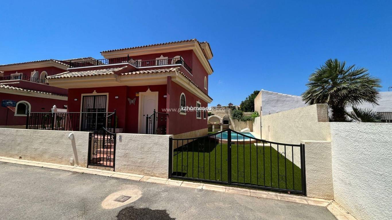 Resale - Villa - Orihuela Costa - Cabo Roig