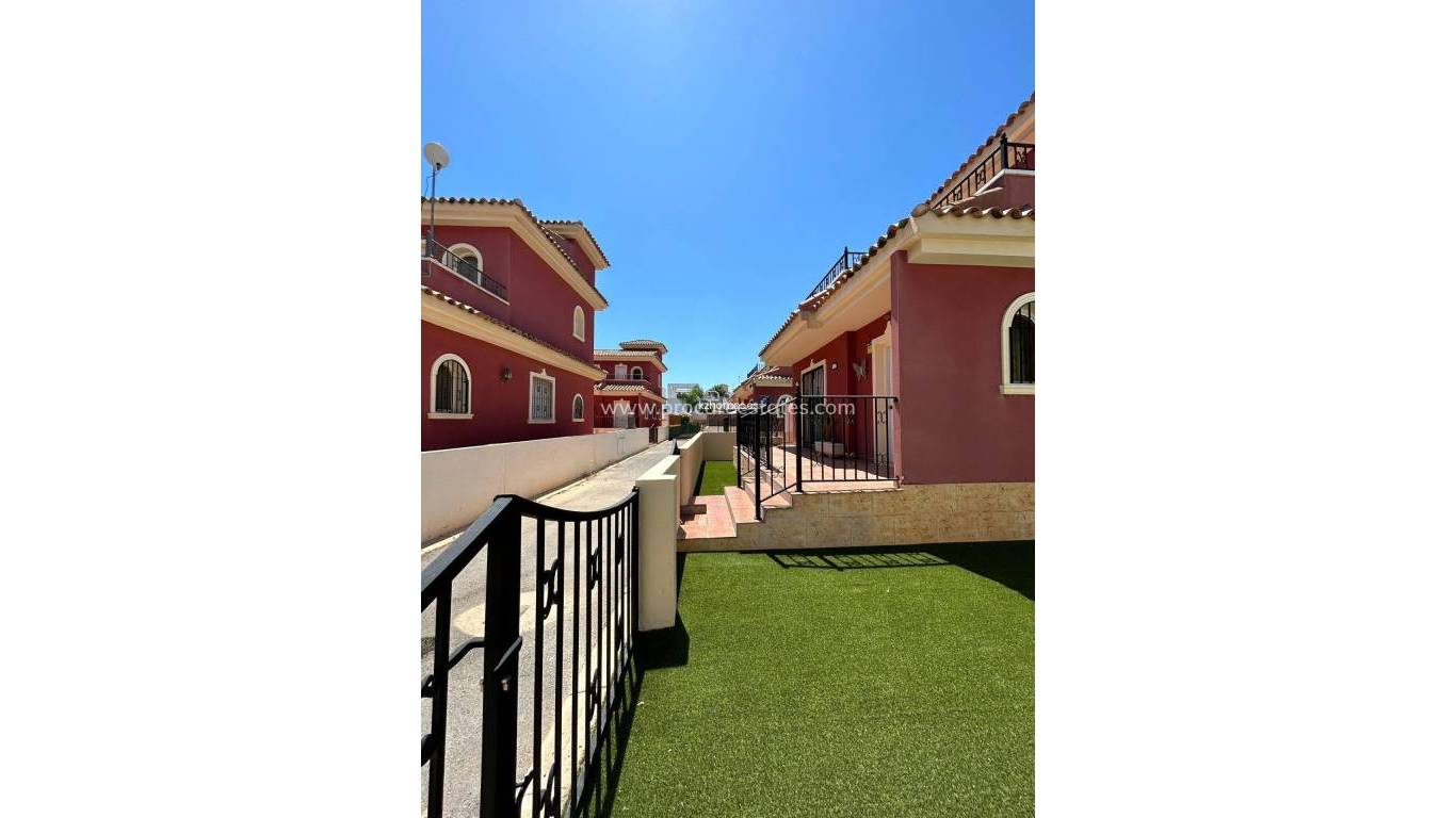 Resale - Villa - Orihuela Costa - Cabo Roig