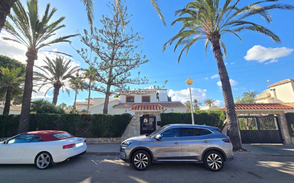 Resale - Villa - Orihuela Costa - Cabo Roig
