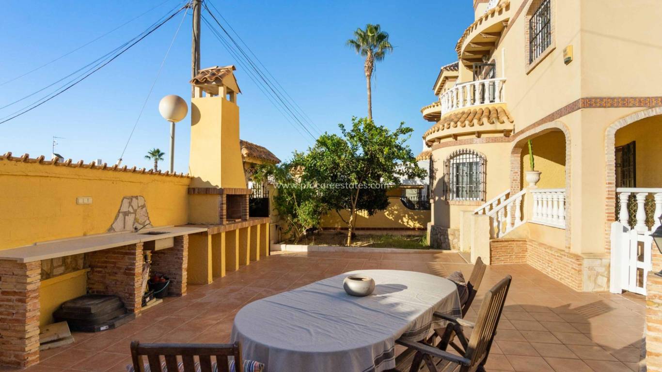 Resale - Villa - Orihuela Costa - Campoamor