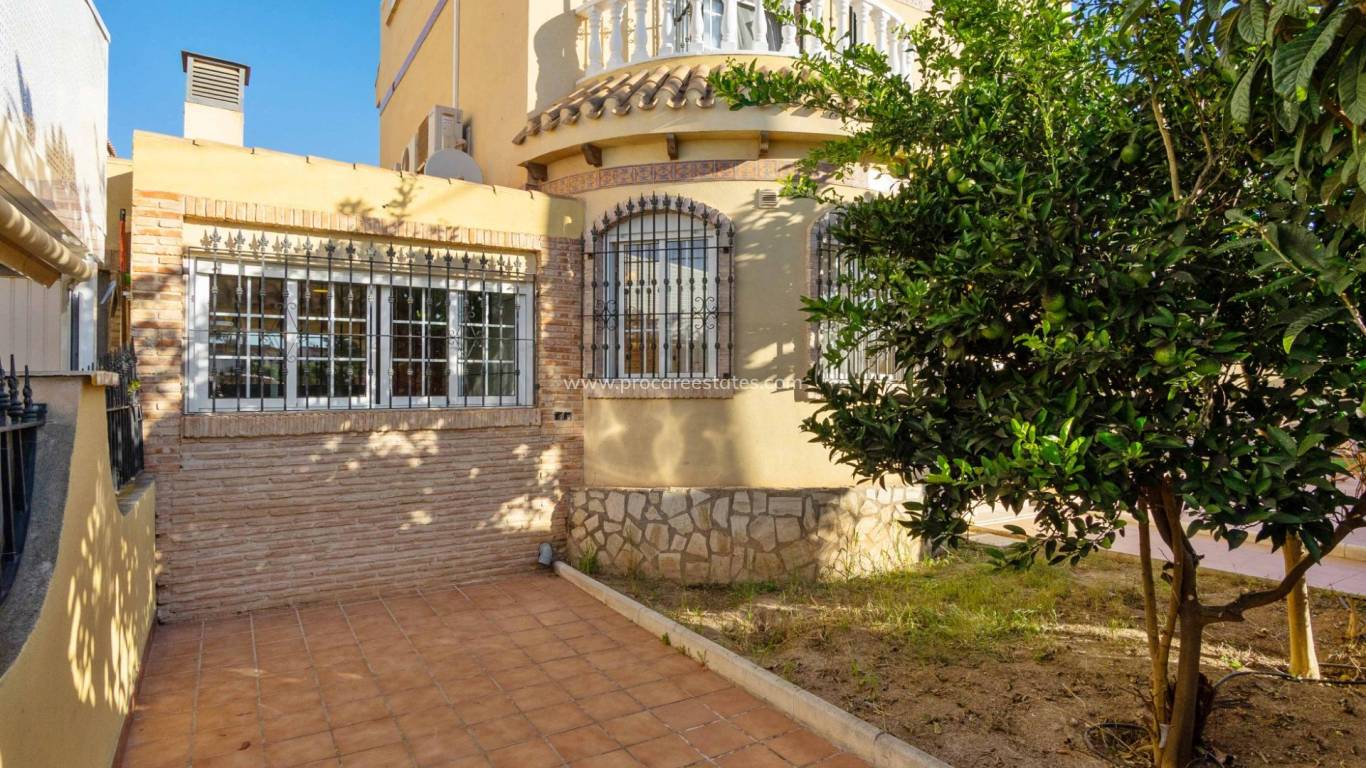 Resale - Villa - Orihuela Costa - Campoamor