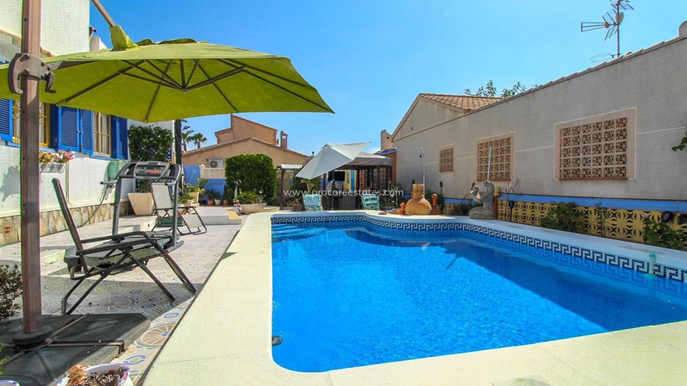 Resale - Villa - Orihuela Costa - Campoamor