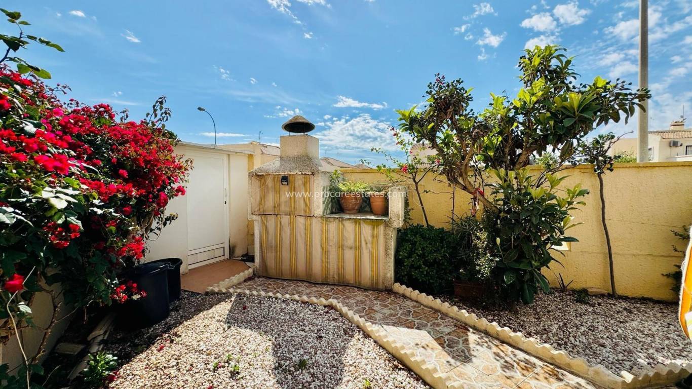 Resale - Villa - Orihuela Costa - Campoamor