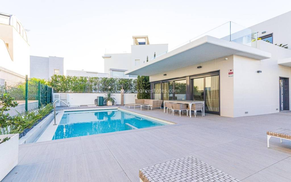 Resale - Villa - Orihuela Costa - Campoamor