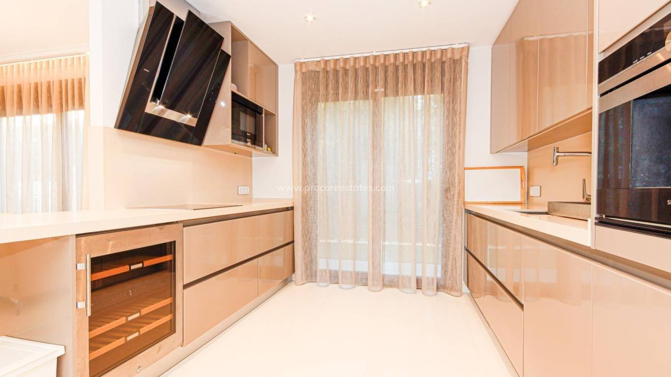 Resale - Villa - Orihuela Costa - Campoamor