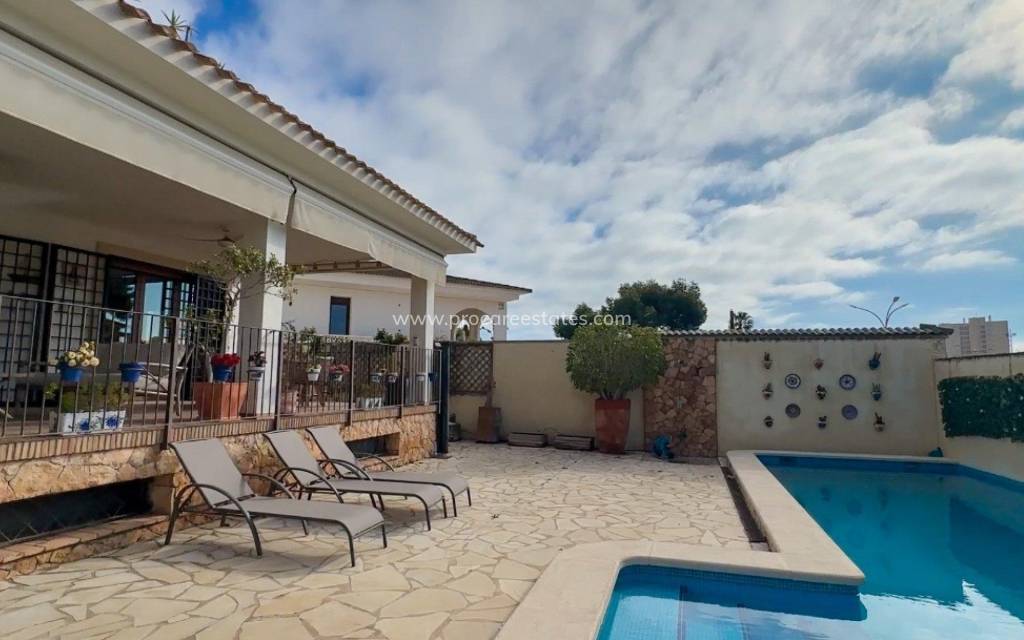 Resale - Villa - Orihuela Costa - Campoamor