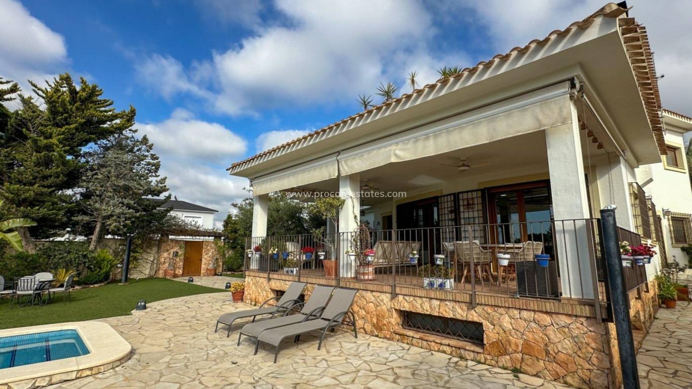 Resale - Villa - Orihuela Costa - Campoamor