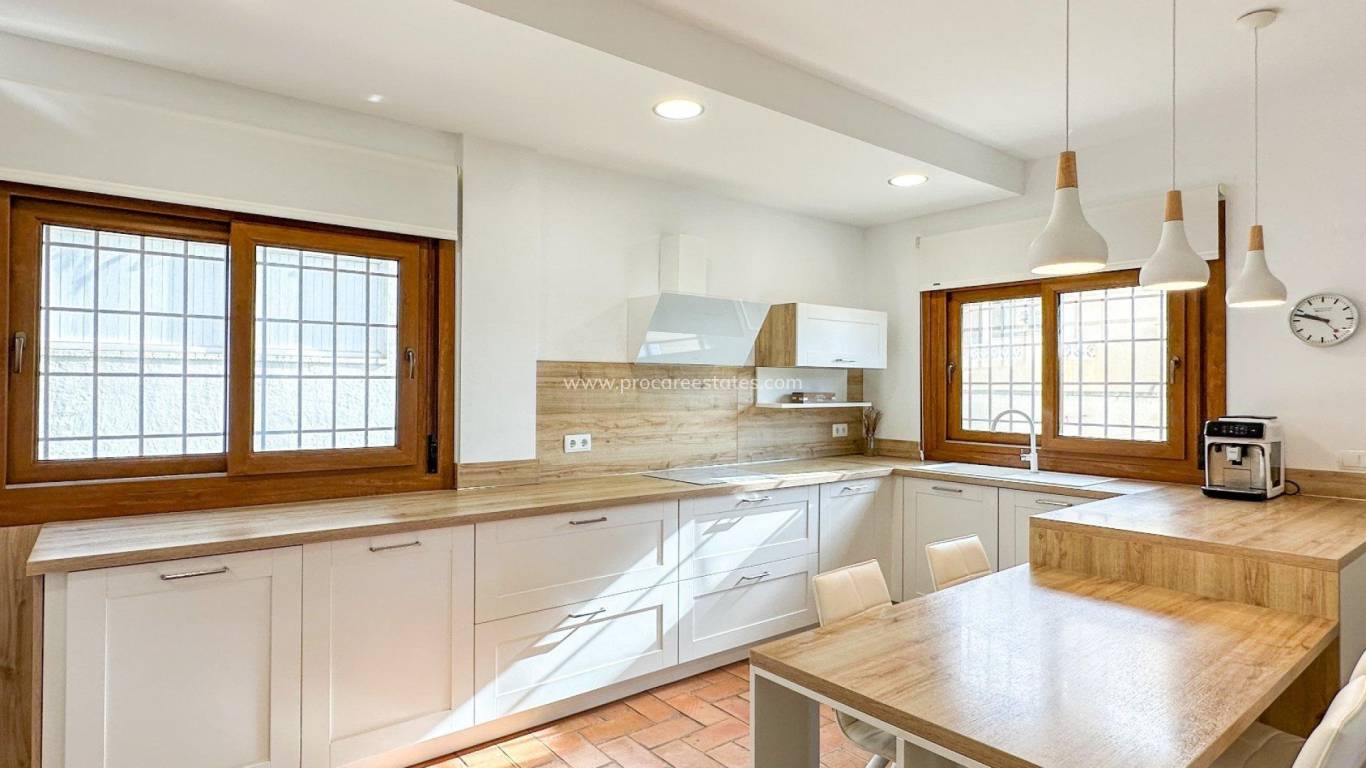 Resale - Villa - Orihuela Costa - Campoamor