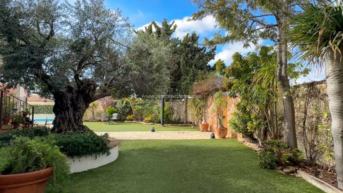 Resale - Villa - Orihuela Costa - Campoamor