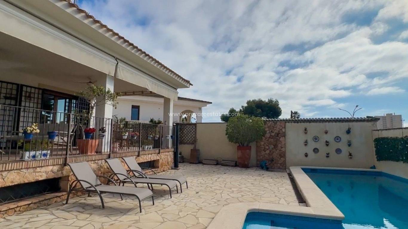 Resale - Villa - Orihuela Costa - Campoamor