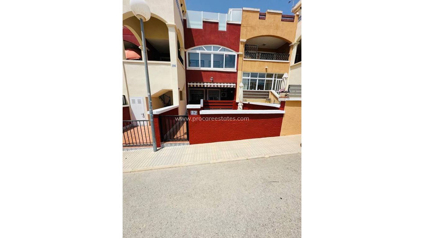 Resale - Villa - Orihuela Costa - Campoamor