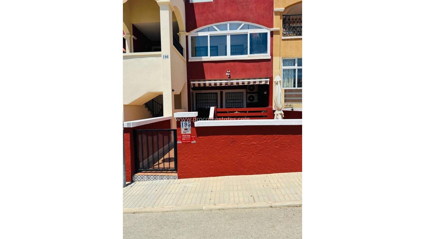 Resale - Villa - Orihuela Costa - Campoamor