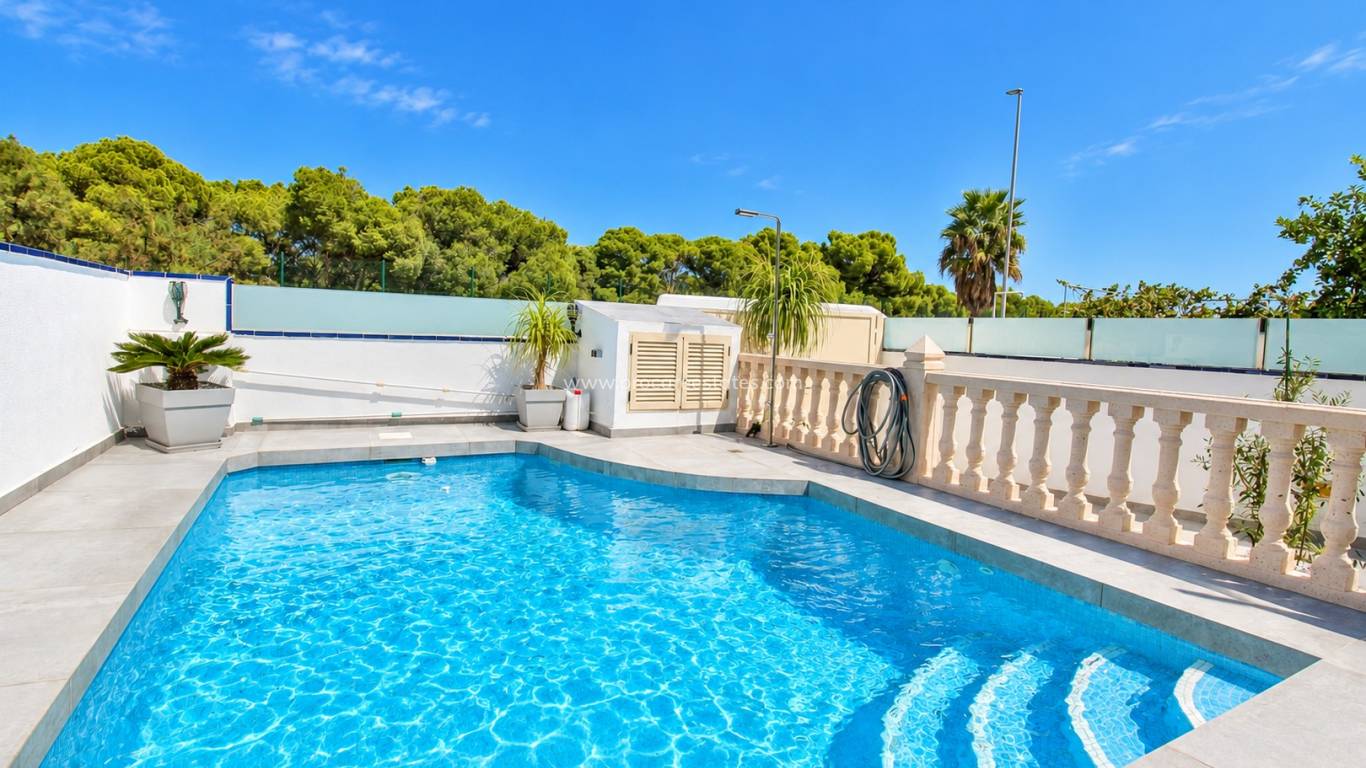 Resale - Villa - Orihuela Costa - Campoamor
