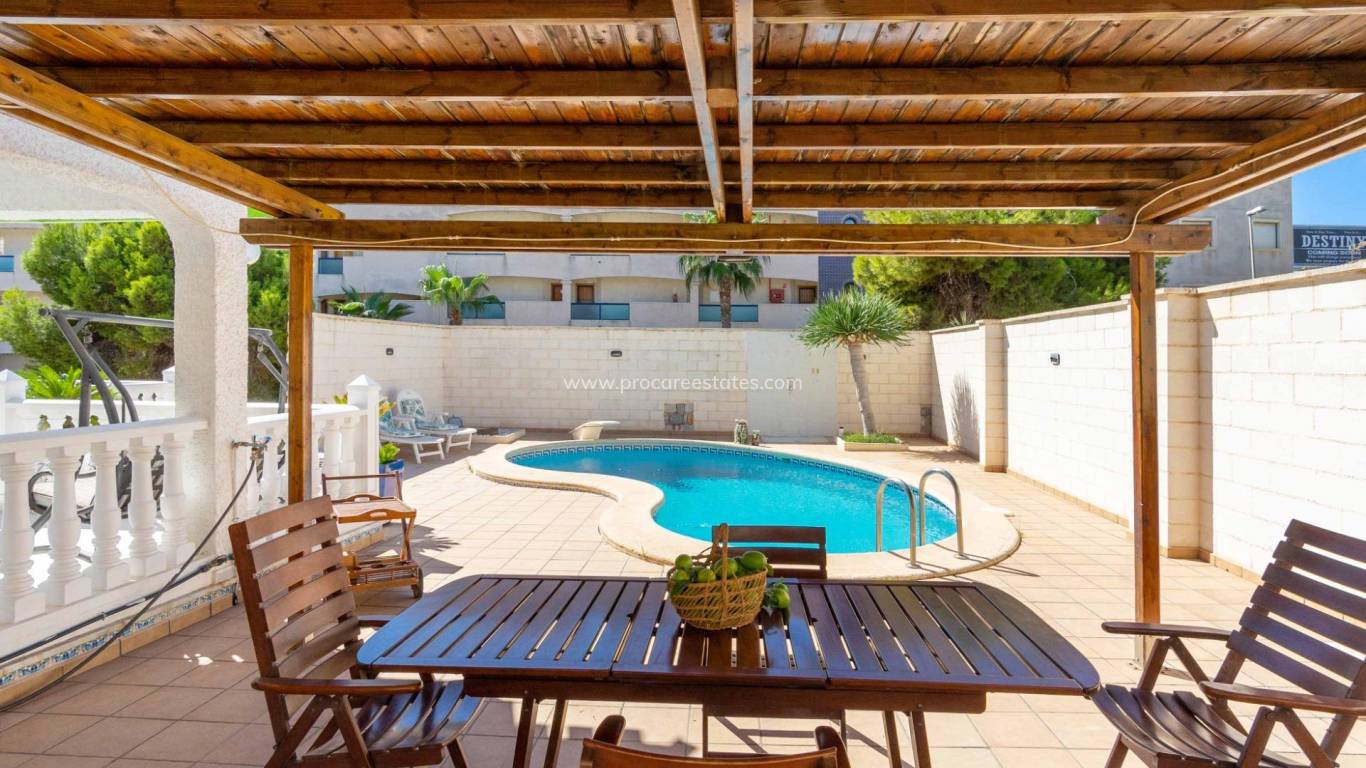 Resale - Villa - Orihuela Costa - La Zenia