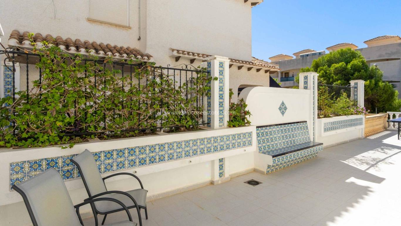 Resale - Villa - Orihuela Costa - La Zenia