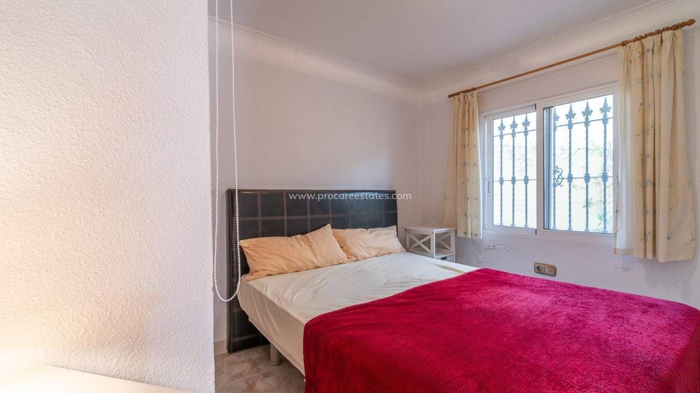 Resale - Villa - Orihuela Costa - La Zenia