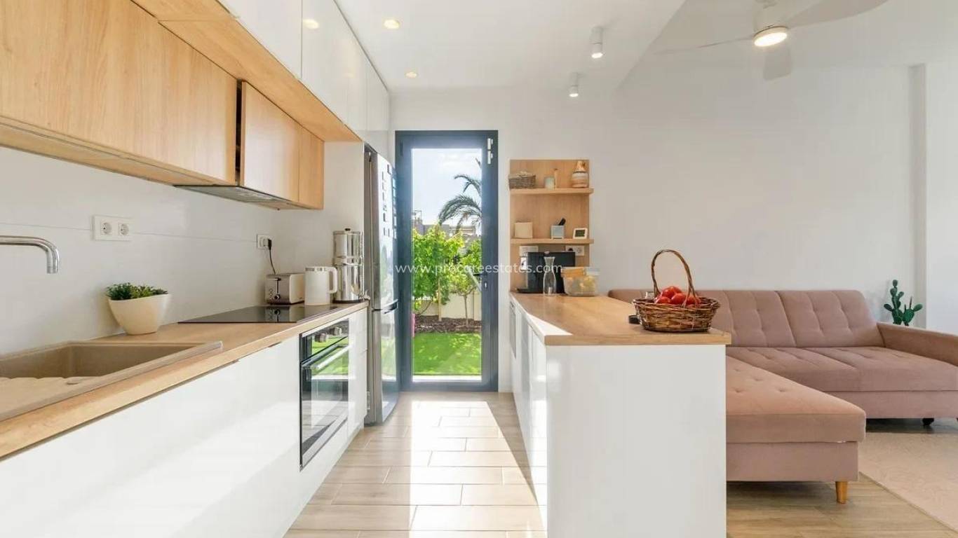 Resale - Villa - Orihuela Costa - La Zenia