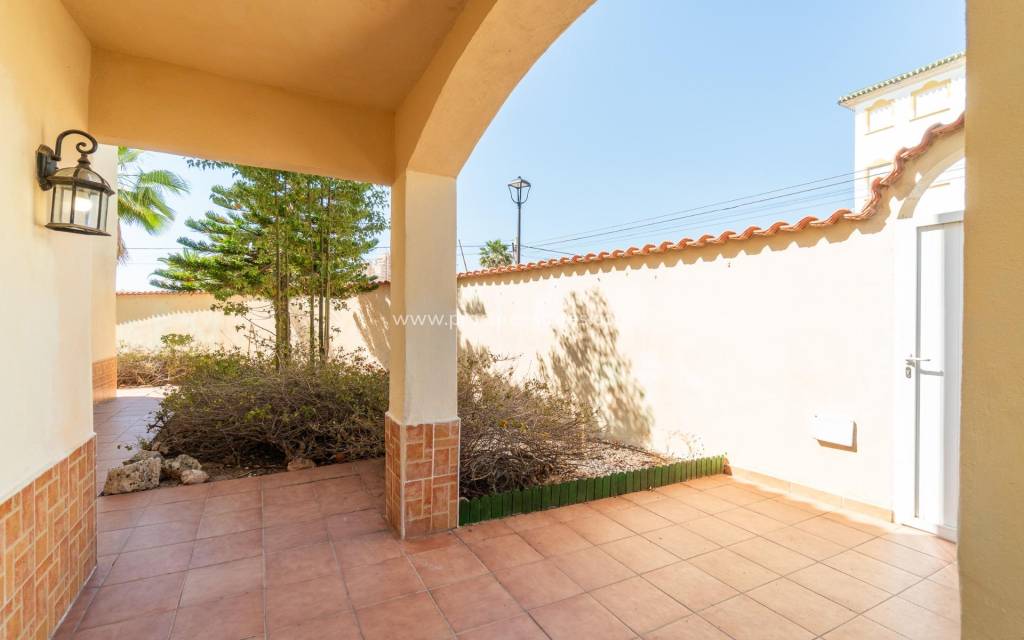 Resale - Villa - Orihuela Costa - La Zenia