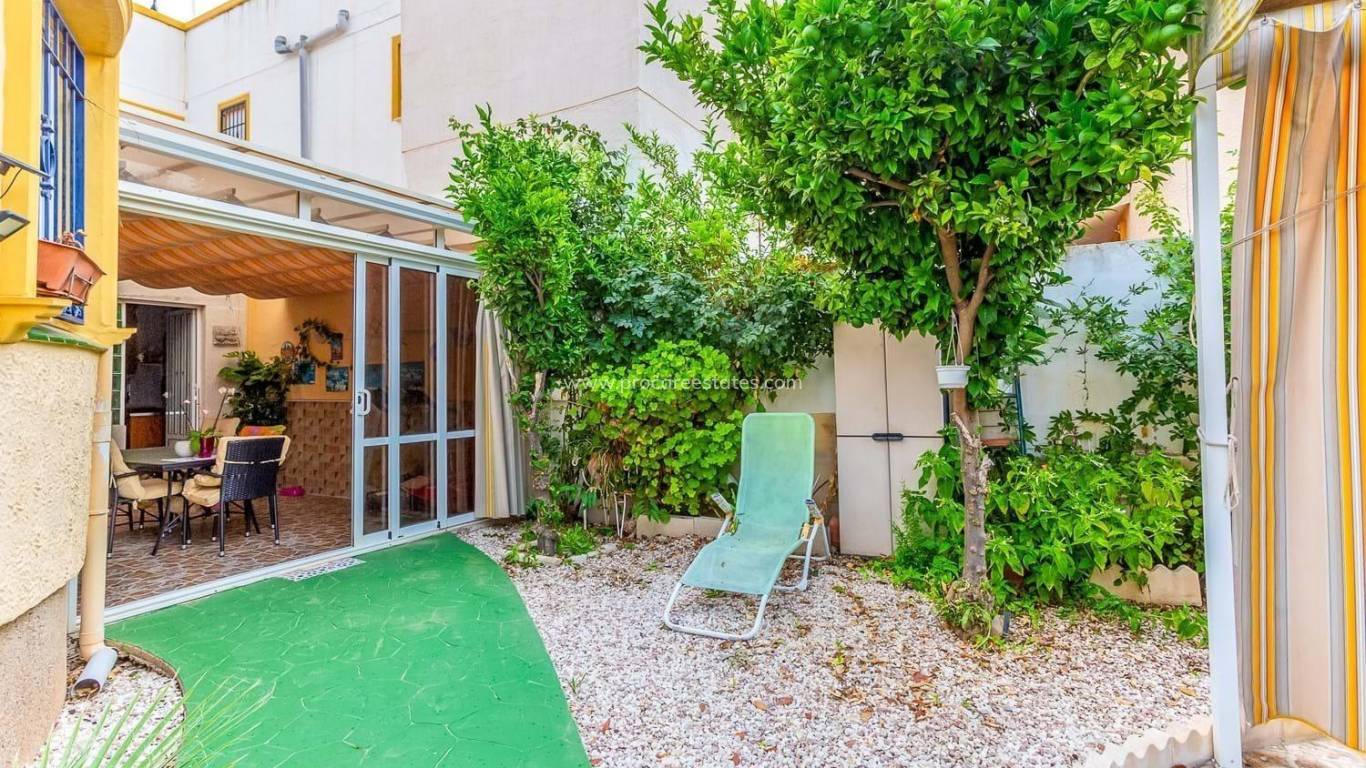 Resale - Villa - Orihuela Costa - La Zenia