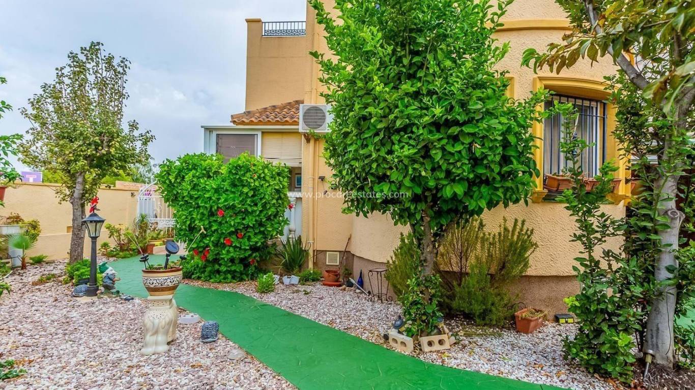 Resale - Villa - Orihuela Costa - La Zenia