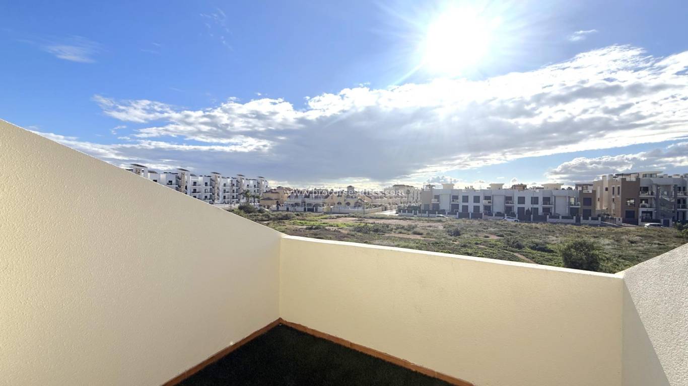 Resale - Villa - Orihuela Costa - La Zenia