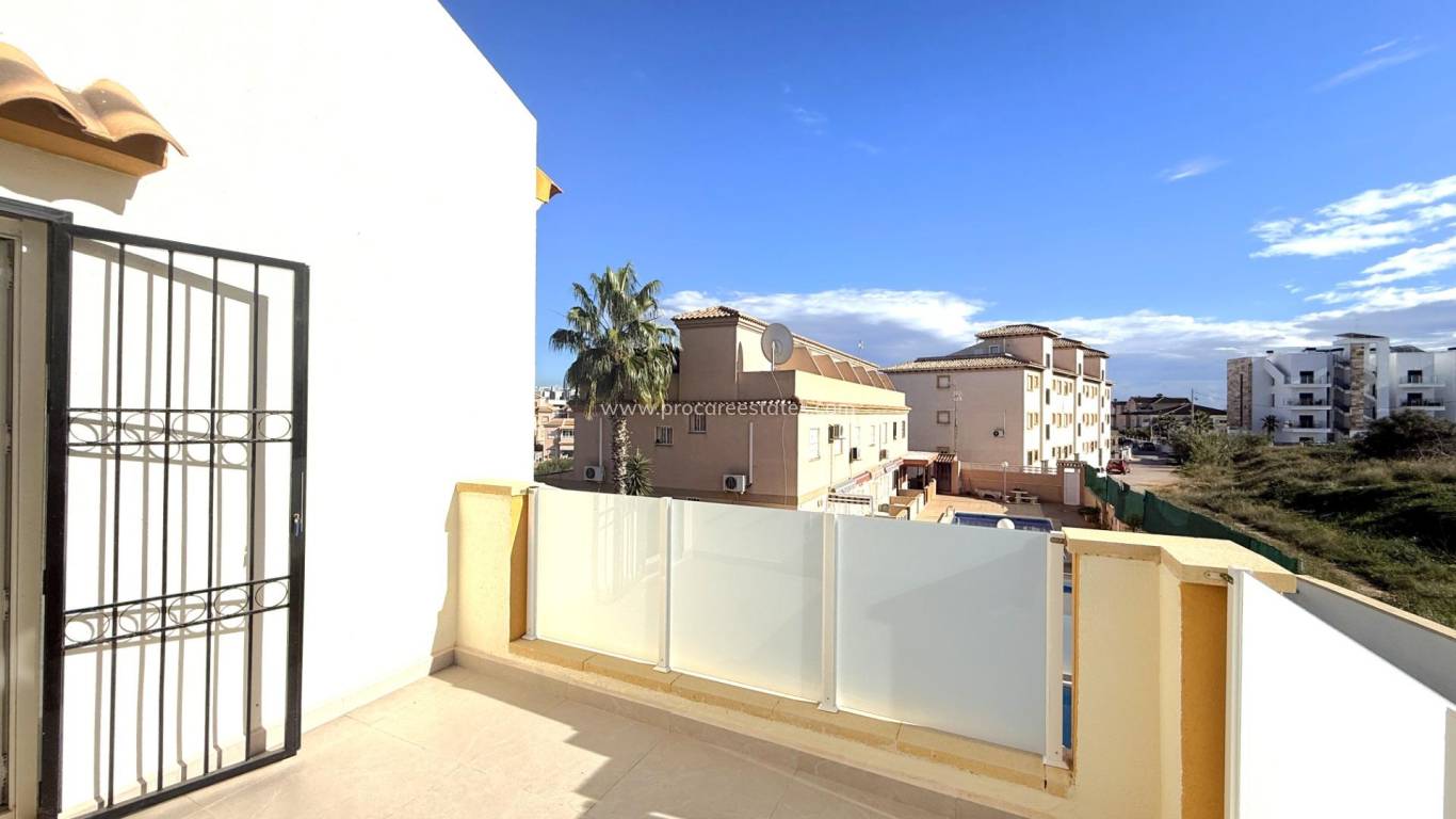 Resale - Villa - Orihuela Costa - La Zenia
