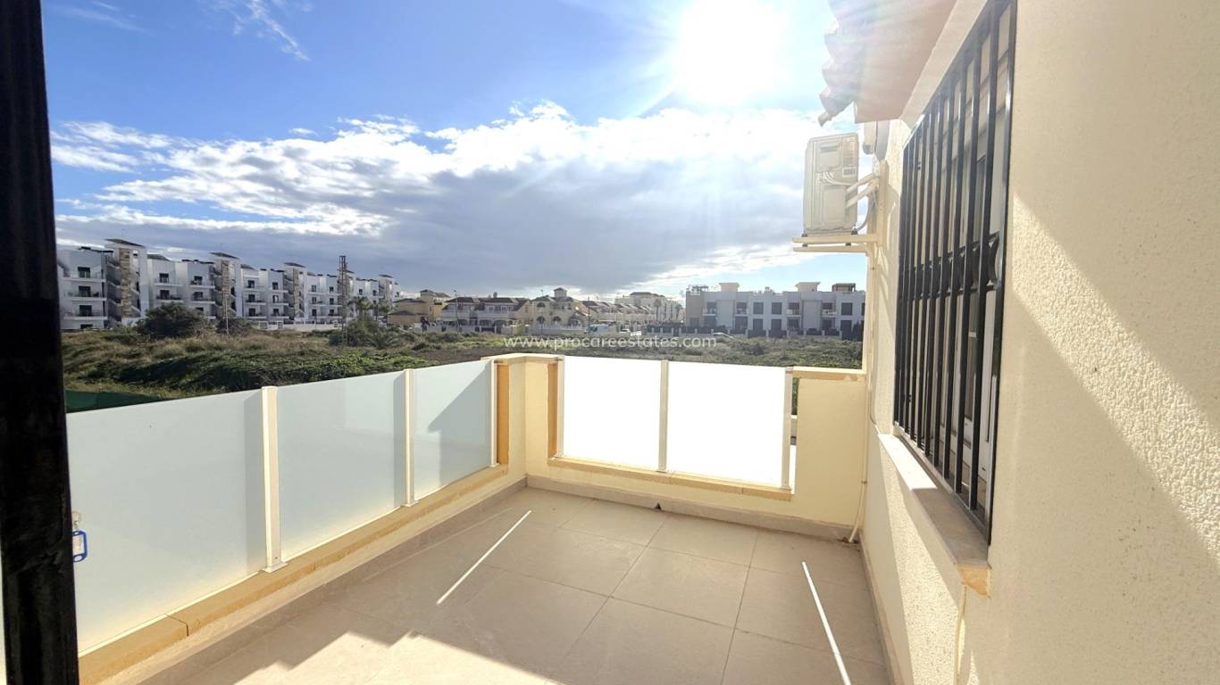 Resale - Villa - Orihuela Costa - La Zenia