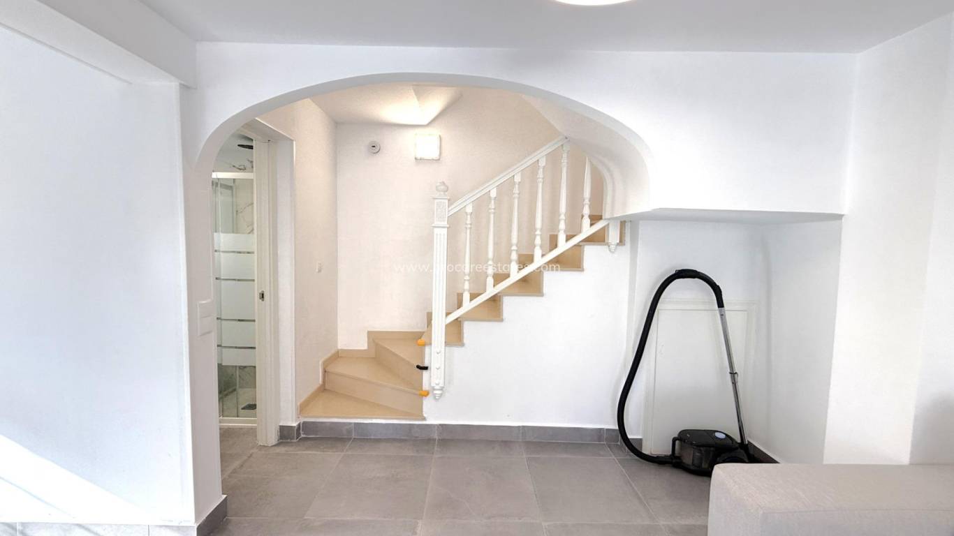 Resale - Villa - Orihuela Costa - La Zenia