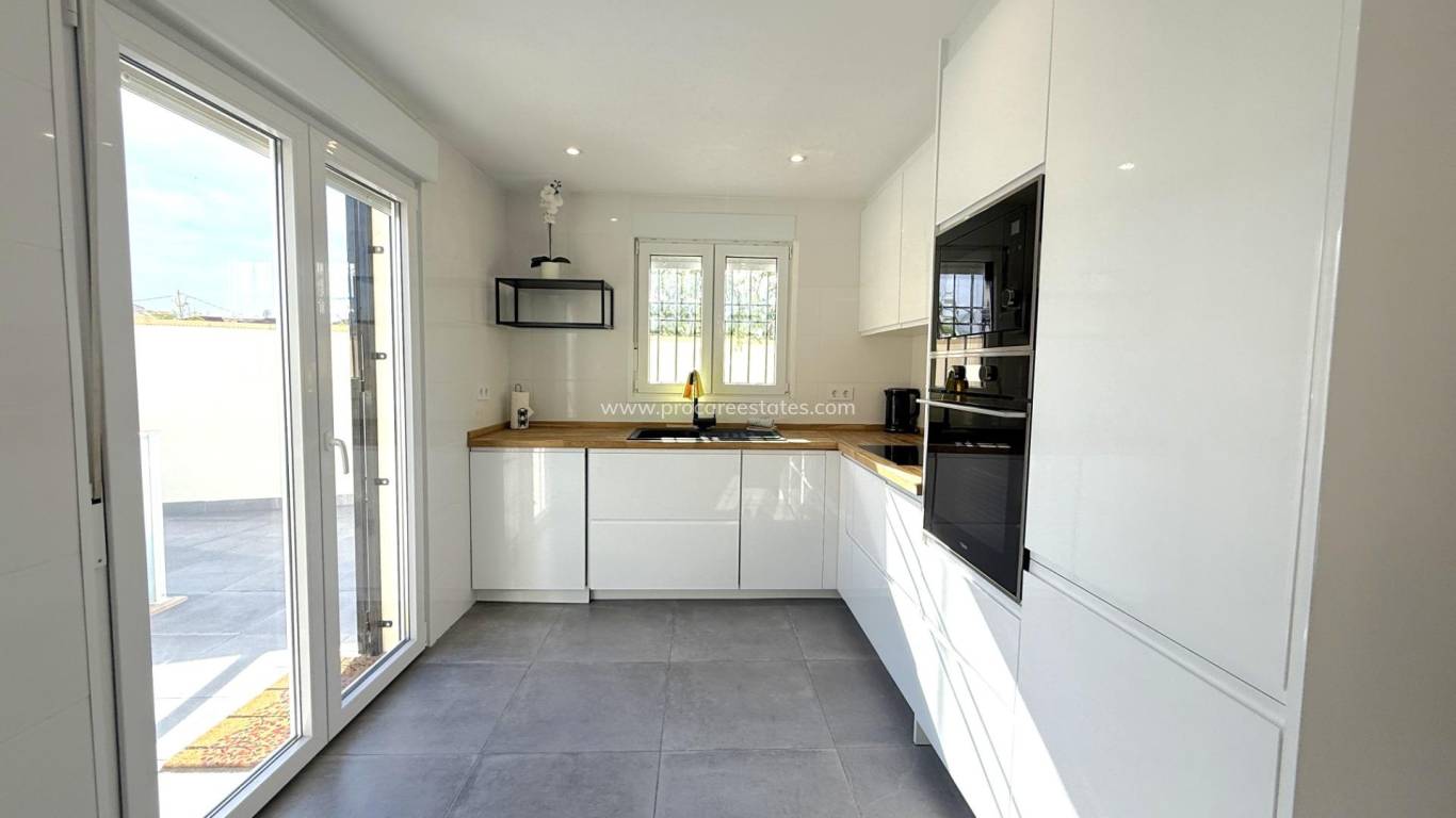 Resale - Villa - Orihuela Costa - La Zenia