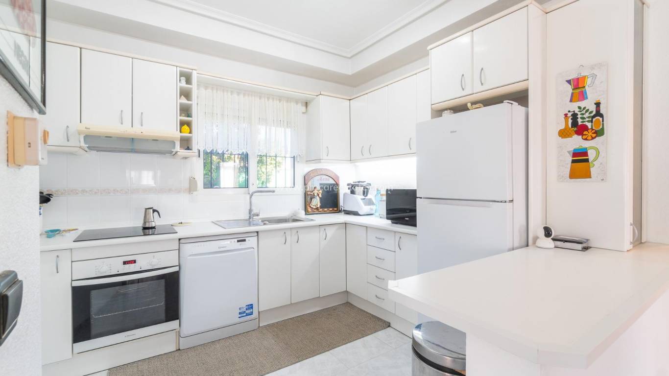 Resale - Villa - Orihuela Costa - La Zenia